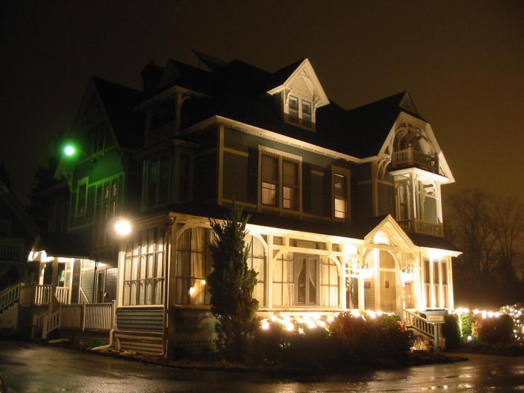 Victoria'S Historic Inn วูล์ฟวิลล์ ภายนอก รูปภาพ