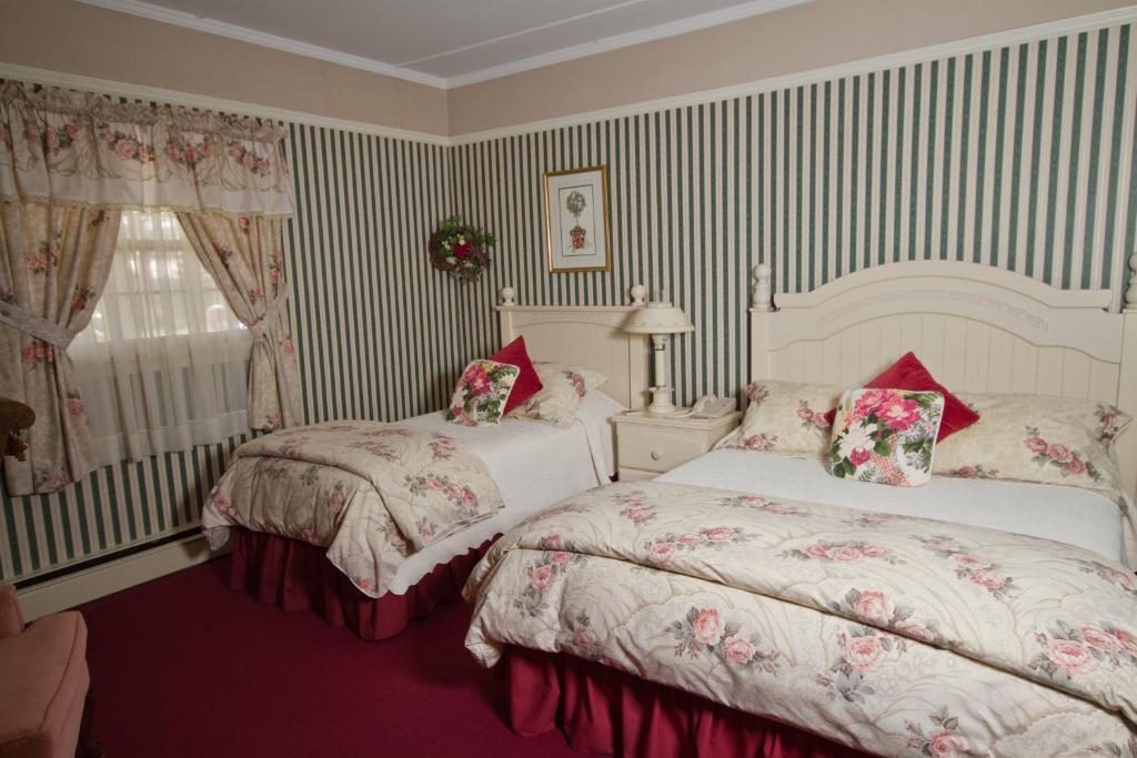 Victoria'S Historic Inn วูล์ฟวิลล์ ภายนอก รูปภาพ
