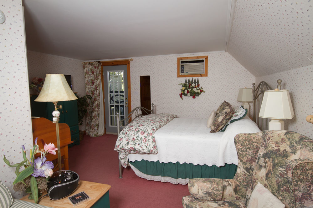 Victoria'S Historic Inn วูล์ฟวิลล์ ภายนอก รูปภาพ